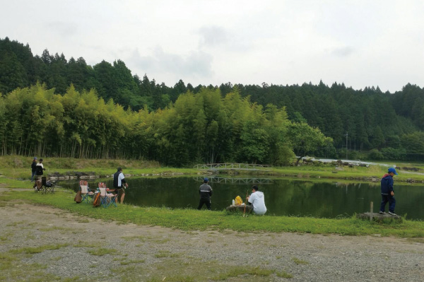 えさ釣り専用池